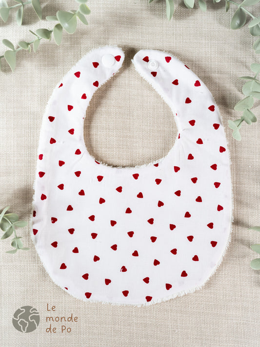 Bavoir petits coeurs rouges